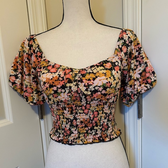 Billabong Floral Smocked “get along” puff sleeve Women's crop Top - Picture 3 of 11